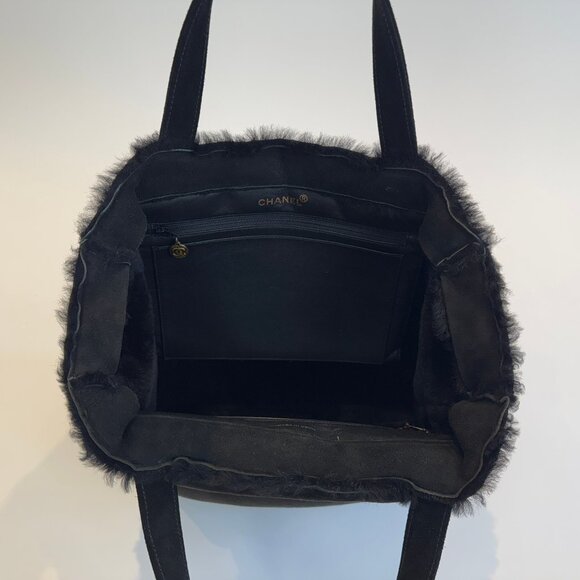 Chanel Black Suede Shearling Fur Hand Bag - Picture 12 of 16